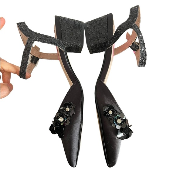 Betsey Johnson Ettah Black Low Heel - Picture 6 of 8